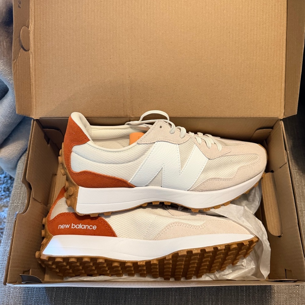 New Balance 327 White and Orange Sneakers NIB